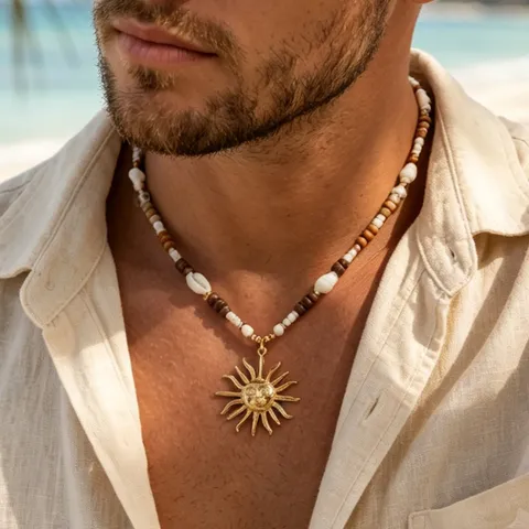 Collana da Uomo Fatta a Mano in Legno e Guscio di Cocco Con Ciondolo a Viso di Sole in Lega Dorata Choker da Spiaggia Estate Gioielli