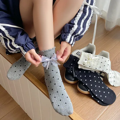 Japanischer Stil Süße Spitze Schleife Wadenhohe Socken Für Damen Retro Gepunktet Gerippte Gestrickte Socken Baumwolle Casual