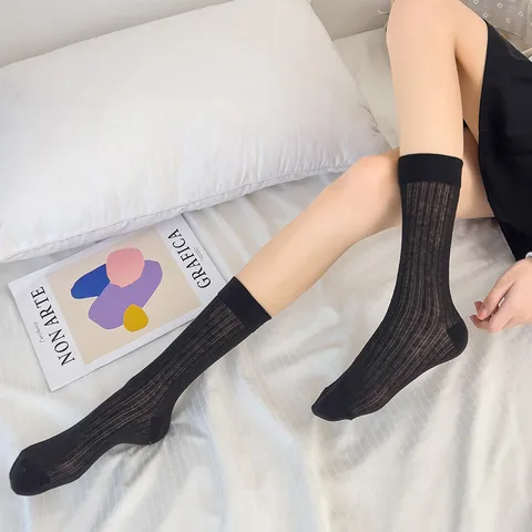 Women's Solid Color Mesh Short Socks Summer Thin Cotton Sweat-Absorbing Breathable Casual Mid-Tube Socks