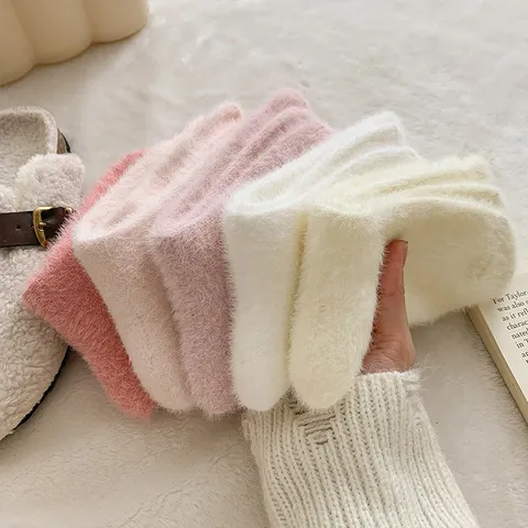 Women Sweet Plush Solid Color Floor Socks Thickened Thermal Home Indoor Mid-Calf Fluffy Sleep Socks For Daily Wear