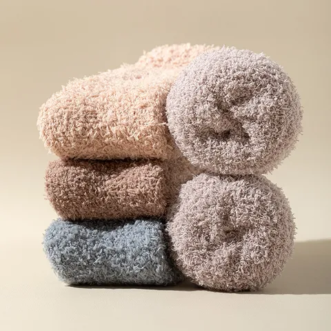 Winter Verdickt Warm Korallenvlies Oberschenkelhohe Socken Damen Überknie Stulpen Jacquard Muster Bodensocken Home Schlafsocken
