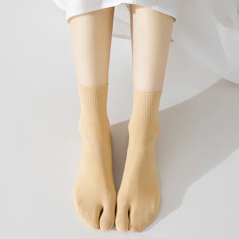 Women's Solid Color Split Toe Crew Socks Cotton Breathable Casual Two Toe Tabi Socks For Spring And Summer