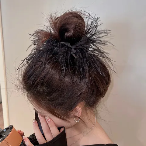 Elegant Ostrich Feather Fabric Scrunchie Hair Tie Minimalist Satin Soft Hair Rope Fashion Hair Claw Clip Daily Headwear Accessories For Women