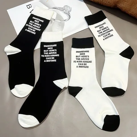 Women's Cotton Crew Socks Contrast Letter Print Streetwear Skateboard Socks Fashion Casual Middle Tube Socks