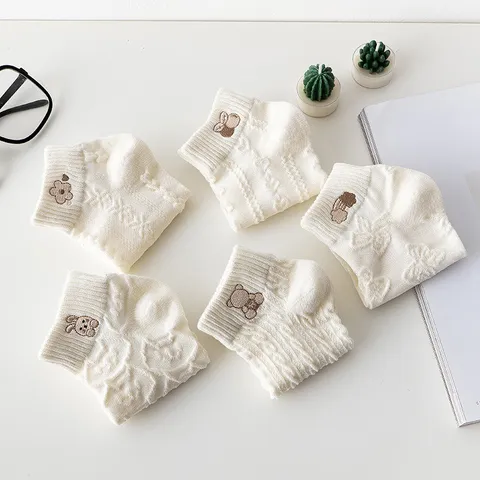 Women's Cute Bear Embroidery Cotton Boat Socks Japanese Sweet Casual Short Socks Breathable Comfortable Ankle Socks