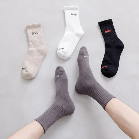 Calze da Basket Athletic Sports da Uomo Fondo in Spugna Ispessito Cotone Caldo Inverno Tubo Alto Lettera Ricamata