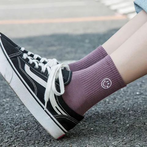 Damen Baumwollsocken Mittelhoch Besticktes Smiley-Gesicht Atmungsaktiv Lässig Sport Socken Herbst Winter Baumwollstrümpfe