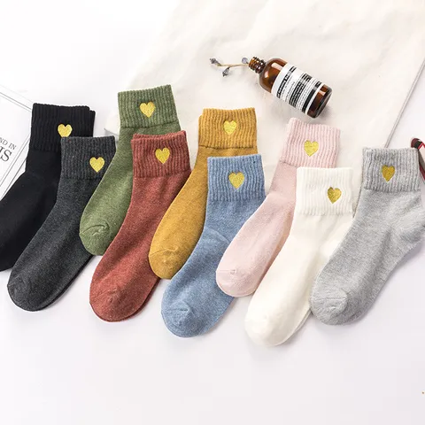 Chaussettes Mi-Mollet Cœur Brodé Mignon pour Femmes Automne Hiver Style Japonais Coton Doux Confort Habillement
