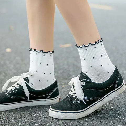 Damen Japanischer Stil Rüschenbesatz Wadenhohe Socken Baumwolle Süßes Herz Punktemuster Gestreifte Mode Socken