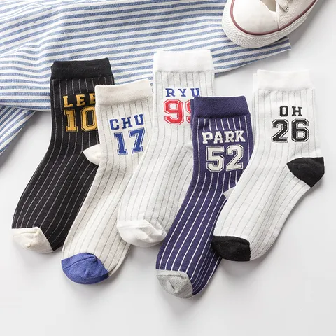 Damen Socken Japanischer Vintage Baumwolle Crew Socken Vertikale Streifen Retro Nummerndruck Atmungsaktiv Sport Lässig Mittlere Wade
