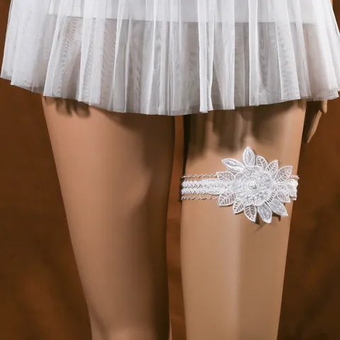 Women Sexy Lace Wedding Garter White Floral Embroidery Thigh Garter with Artificial Pearl Bridal Lingerie Accessory