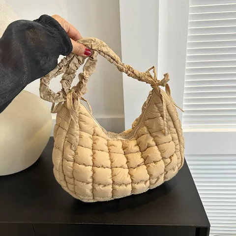 Damen Gesteppte Puffer Achseltasche Weiche Nylon Wolke Hobo Bag Plissierte Umhängetasche