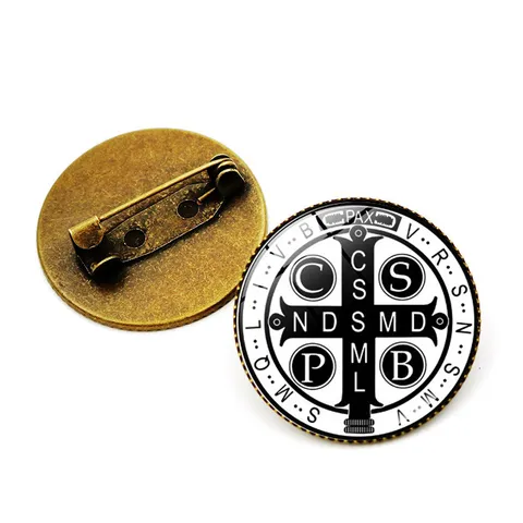 Vintage St Benedict Medal Brooch Pin Catholic Patron Saint Cross Inscription Alloy Round Religious Pins For Clothing Backpack Decor