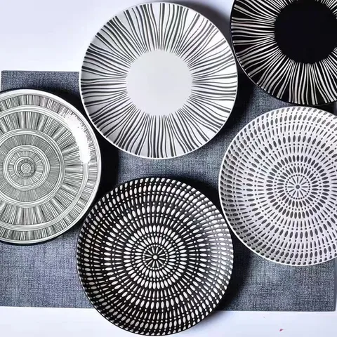 Assiette Plate en Céramique Style Japonais Salade Ronde Sous Glaçure Créative Motif Rayures Géométriques Plat en Porcelaine pour Maison Cuisine Restaurant Vaisselle