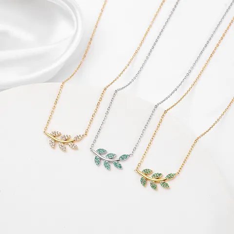 Collana con Pendente a Foglia in Acciaio Inossidabile e Zirconia Placcata Oro 18K Ramo d'Ulivo Catena a Clavicola Gioielli Donna