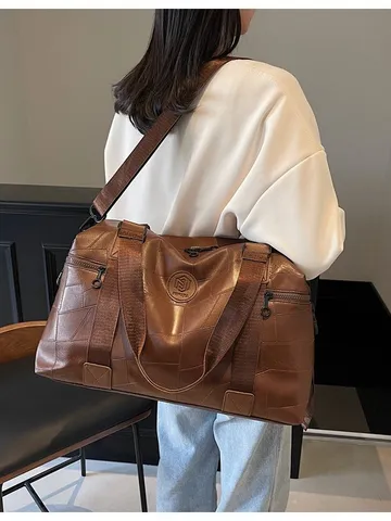Large Capacity Water Resistant PU Leather Travel Bag Geometric Embossed Gym Duffel Bag Unisex Sports Weekend Overnight Bag With Adjustable Strap