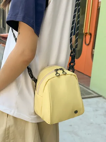Sac Bandoulière Femme Minimaliste en Nylon Léger Multicouche Forme Coquille Sac Épaule Mignon Polyvalent Voyage Messager Filles