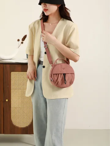 Sac Bandoulière Rond en Nylon Imperméable Léger pour Femmes Décontracté Japonais Coréen Froncé à Cordon Surpiqûres Sac à Main