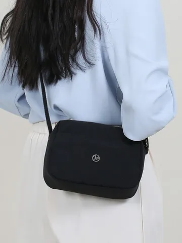 Sac Bandoulière Léger en Nylon pour Femmes Tendance Imperméable Multicouche Grande Capacité Carré Horizontal Casual Messenger Bag pour le Quotidien