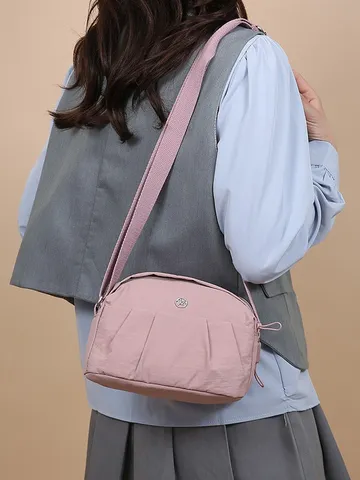 Sac Bandoulière en Nylon pour Femme Couleur Unie Plissé Sac Épaule Polyvalent Quotidien Décontracté Navette Petit Sac Carré Messager