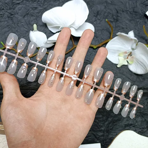 Cheiropoiita Nychia Press On Mesos Typos Mati tis Gatas Stras Pseftika Nychia Pliri Kalipsi Akrilikes Akres Nail Art Gia Gynaikes