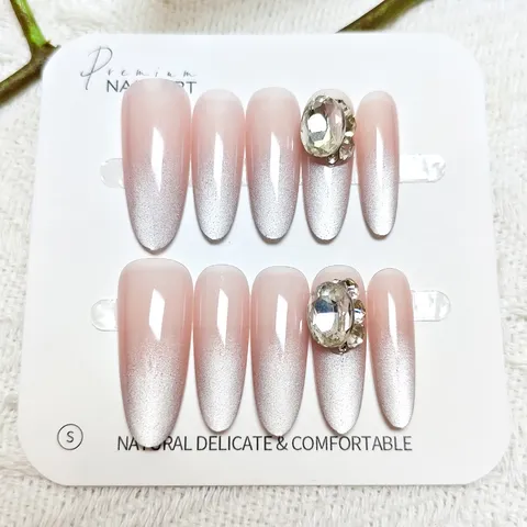 Uñas Postizas Largas Ovaladas Nude Rosa Ojo de Gato Con Estrass Brillo Kit de Arte de Uñas Uñas Postizas para Mujeres Uso Diario