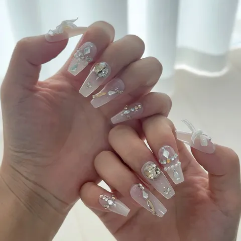 Uñas Postizas de Lujo Con Moño 3D Uñas Postizas Largas de Ataúd Diamantes de Imitación Perlas Artificiales Elegantes para Mujer