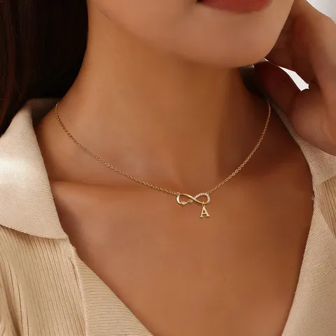 Collana Iniziale Infinito Placcata in Oro per Donna Strass Amore Ciondolo Alfabeto Lega di Rame Gioielli Regalo Catena della Clavicola