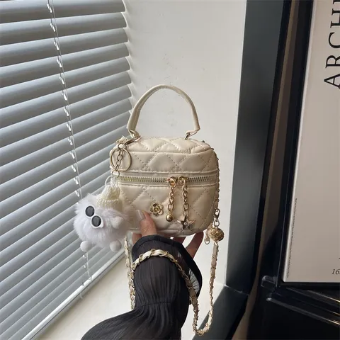 Moda Mujer Acolchado Cuero de PU Bolso Bandolera Cadena Pequeño Diseño de Nicho Bolso Cubo Con Colgante Lindo