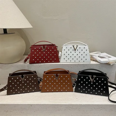 Sac Bandouliere Mode Femme Cuir PU Sac Epaule Minimaliste Urbain Sac Main Poignee Avec Perle Artificielle Verrou V Metal