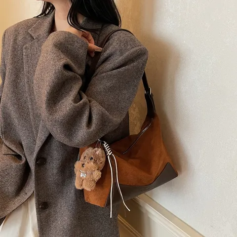 Vintage Faux Suede Patchwork Tote Bag For Women Casual Shoulder Crossbody Bag With Cute Plush Bear Pendant Daily Handbag