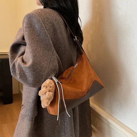 Vintage Faux Suede Patchwork Tote Bag For Women Casual Shoulder Crossbody Bag With Cute Plush Bear Pendant Daily Handbag