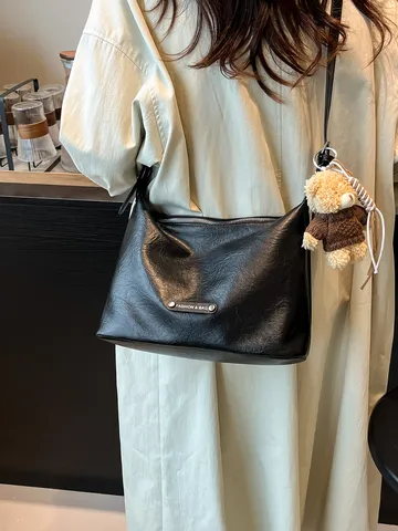 Urban Minimalist PU Leather Underarm Bag Stitching Solid Color Zipper Crossbody Bag With Adjustable Single Strap For Women Daily Commute