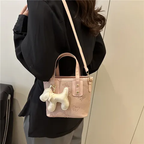 Bolso Cubo de Cuero PU para Mujer Mariposa Grabada Bolso Pequeño Casual Bolso Bandolera de Hombro Con Colgante