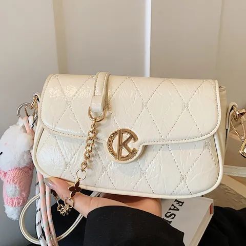 Schickes Gestepptes PU Leder Achseltasche Umhängetasche Für Damen Mode Kette Umhängetasche Mit Süßem Anhänger Handtasche