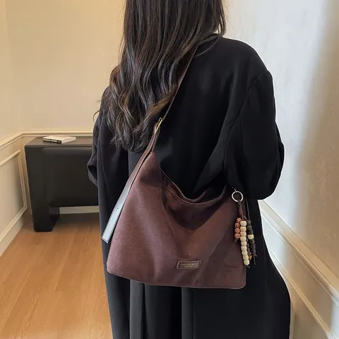 Vintage Wildleder Damen Umhängetasche Lässig Pendeln Tote Bag Underarm Bag Mit Perlenanhänger Modische Handtasche