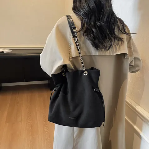 Damen Retro PU-Leder Tragetasche Mode Pendler Kette Kordelzug Beuteltasche Casual Umhängetasche