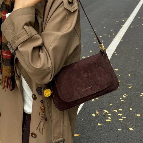 Damen Wildleder Umhängetasche Vintage Einfarbig Achseltasche Lässige Tägliche Schicke Retro Handtasche Mit Anhänger
