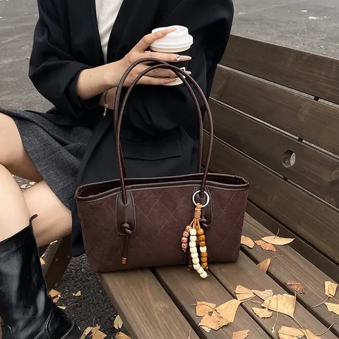 Vintage Wildleder PU Gesteppte Boston Tasche Damen Grosse Kapazität Griff Schultertasche Casual Pendler Handtasche Mit Perlen