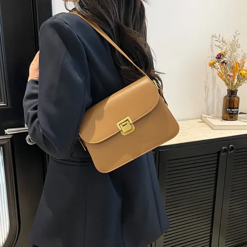 Women's PU Leather Shoulder Bag Vintage Minimalist Crossbody Small Square Bag Chic Metal Lock Daily Commute Handbag
