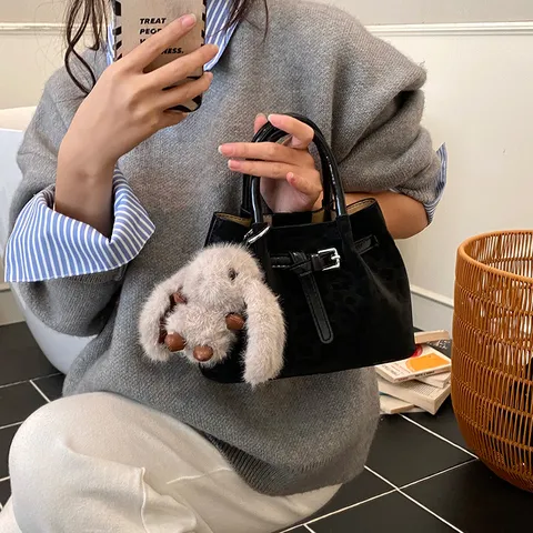 Retro Leopardenmuster Beuteltasche Damen PU-Leder Handtasche Lässige Vielseitige Umhängetasche Mit Plüsch Kaninchen Anhänger