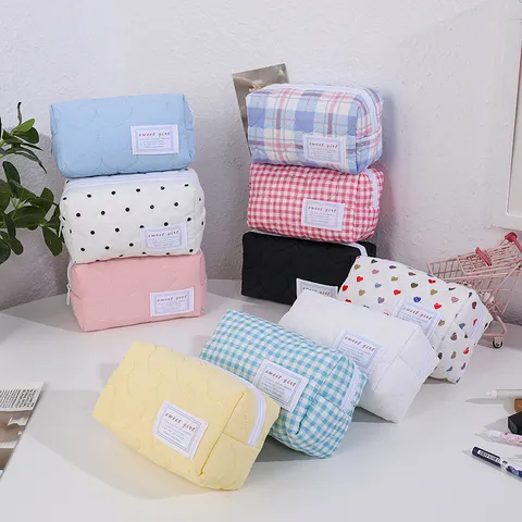 Trousse de Maquillage Matelassée Motif Cœur Grande Capacité Pochette de Rangement en Coton Voyage Trousse Scolaire Femme