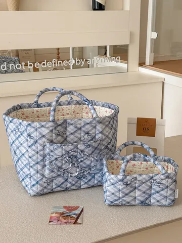 Süß Blumenmuster Baumwolle Gesteppt Aufbewahrungskorb Schleife Karomuster Tragbar Kosmetik Organizer Box Große Kapazität Zuhause Schreibtisch Korb
