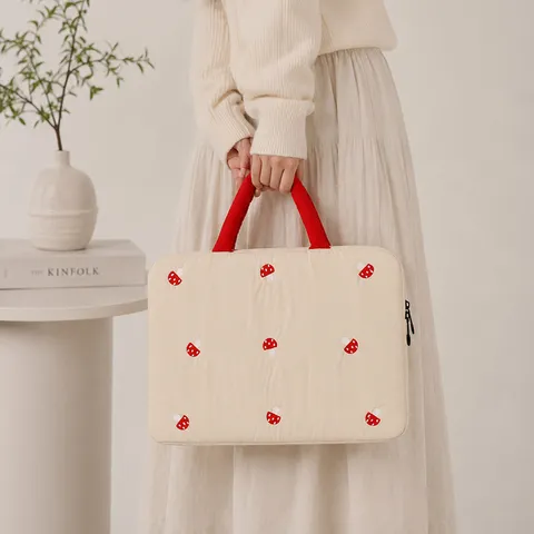 Koreanische Gesteppte Laptoptasche 14 Zoll Pilz Bestickt Stoßfeste Notebook-Hülle Tragbare Reisetasche Für Damen