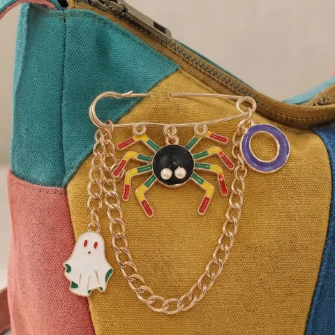 Halloween Spinne Geist Kette Sicherheitsnadel Brosche Emaille Cartoon Reversnadel Für Damen Cool Stile Party Schmuck Geschenk