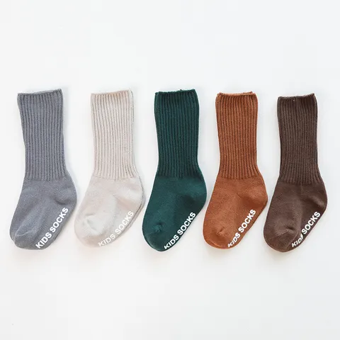 Baby Antislip Katoen Middelhoge Socken Letter Effen Kleur Casual Lange Kousen Voor Peuter Jongens En Meisjes