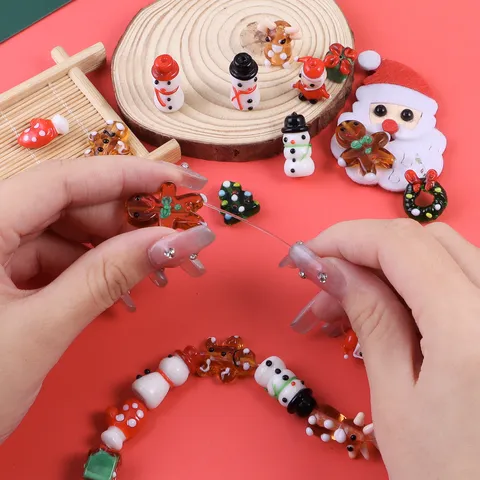Noël DIY Breloques en Verre Père Noël Bonhomme de Neige Bonhomme de Pain d'Épices Arbre Renne Pendentifs pour Bracelet Collier Fabrication de Bijoux
