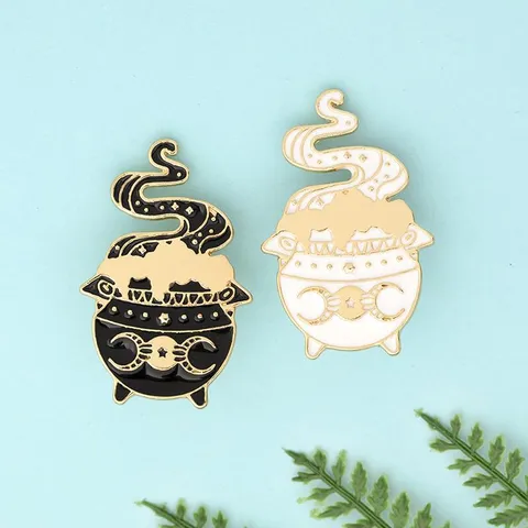 Broche Chaudron Magique en Alliage Émaillé Style Punk Phase de la Lune Symbole Mystique Épinglette Badge pour Vêtements en Jean Sac à Dos Bijoux Unisexe Cadeau