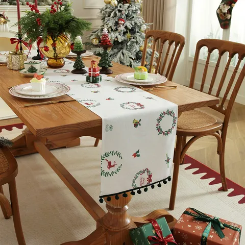 Chemin de Table de Noel Polyester Imprime Sapin Festif Couronne Renne Frange Pompon Decoration de Table de Fete