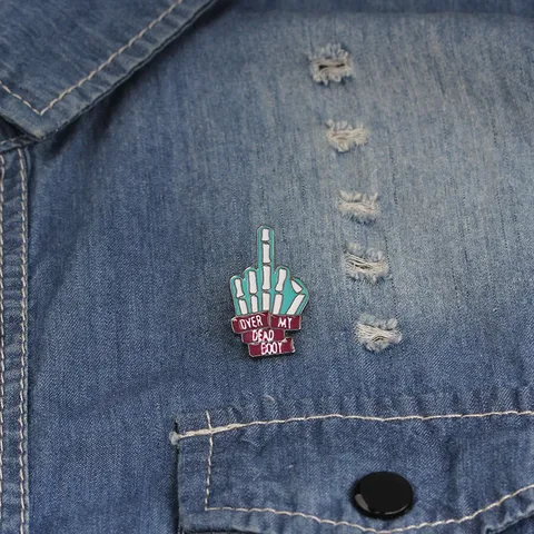 Funny Skeleton Hand Middle Finger Enamel Pin Creative Gesture Brooch Badge For Clothes Bags Jackets Men Women Jewelry